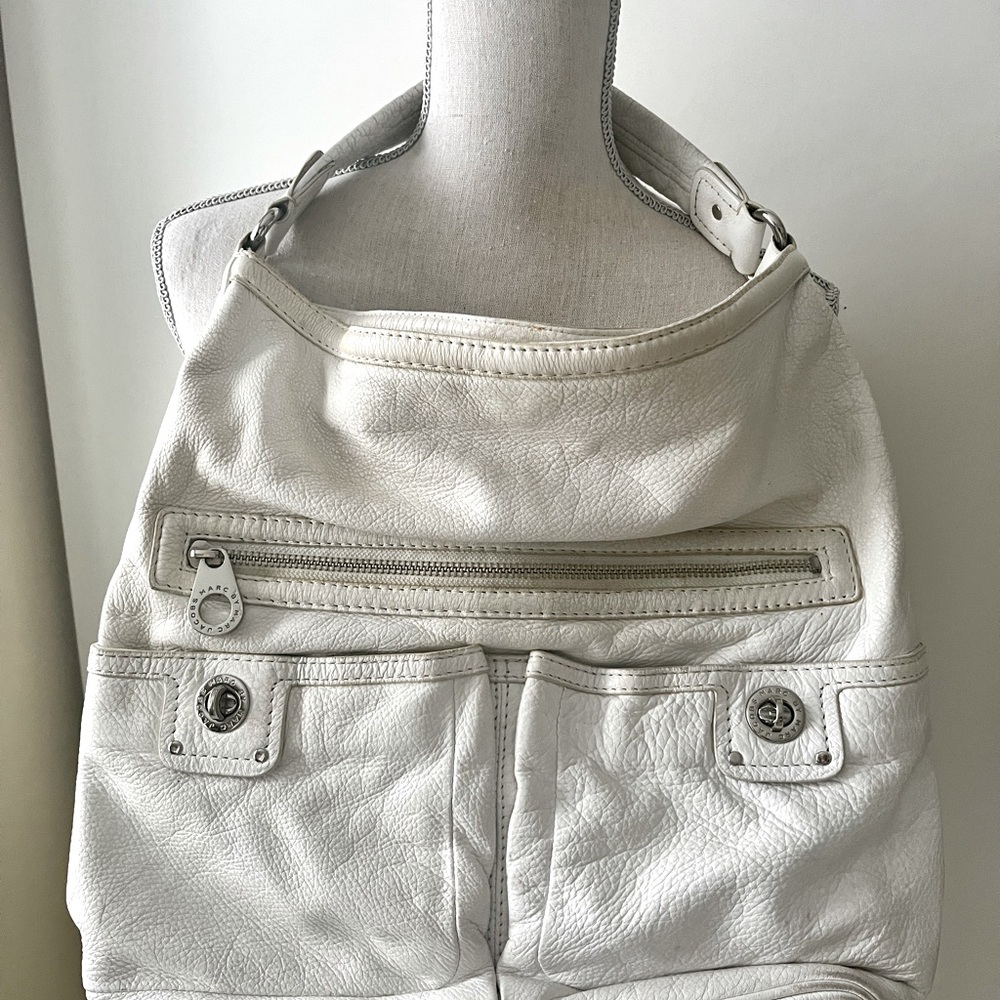 MARC BY Marc Jacobβs White Pebbled Hobo Bag